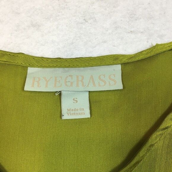 Ryegrass Womens S Chartreuse Green Short Sleeve Blouse Lace V Neck Boho Work Top - Picture 2 of 8